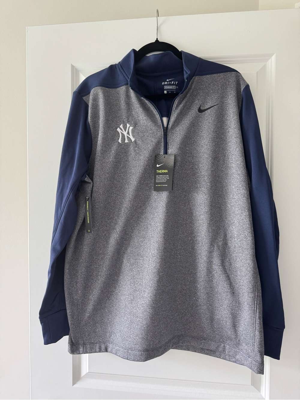 Nike Men’s NY Yankees Dri-FIT Quarter-Zip Jacket - Gray & Navy